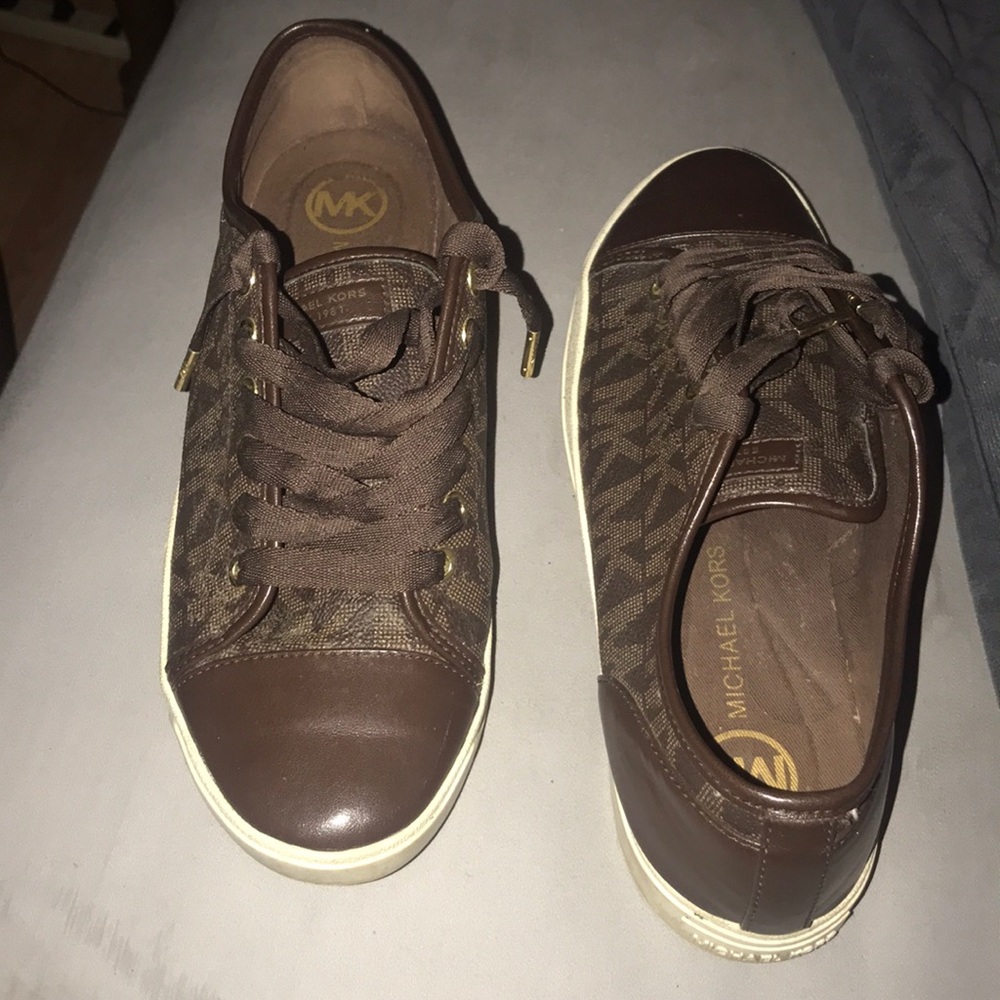 MK woman shoes